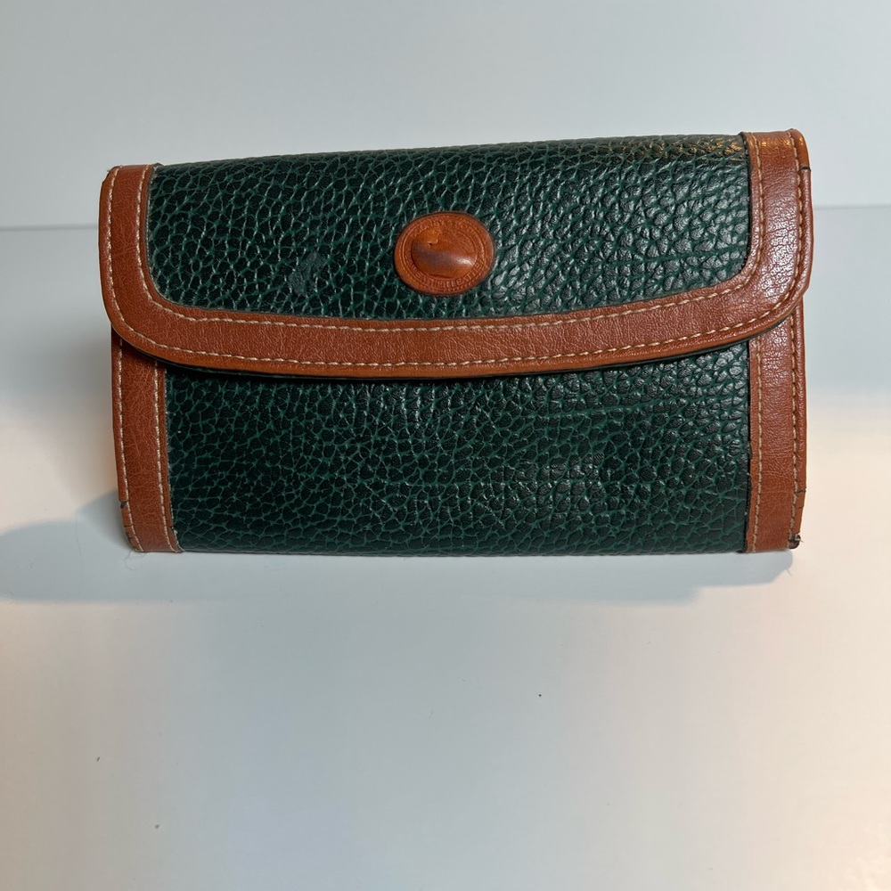 Doing and buuke green wallet